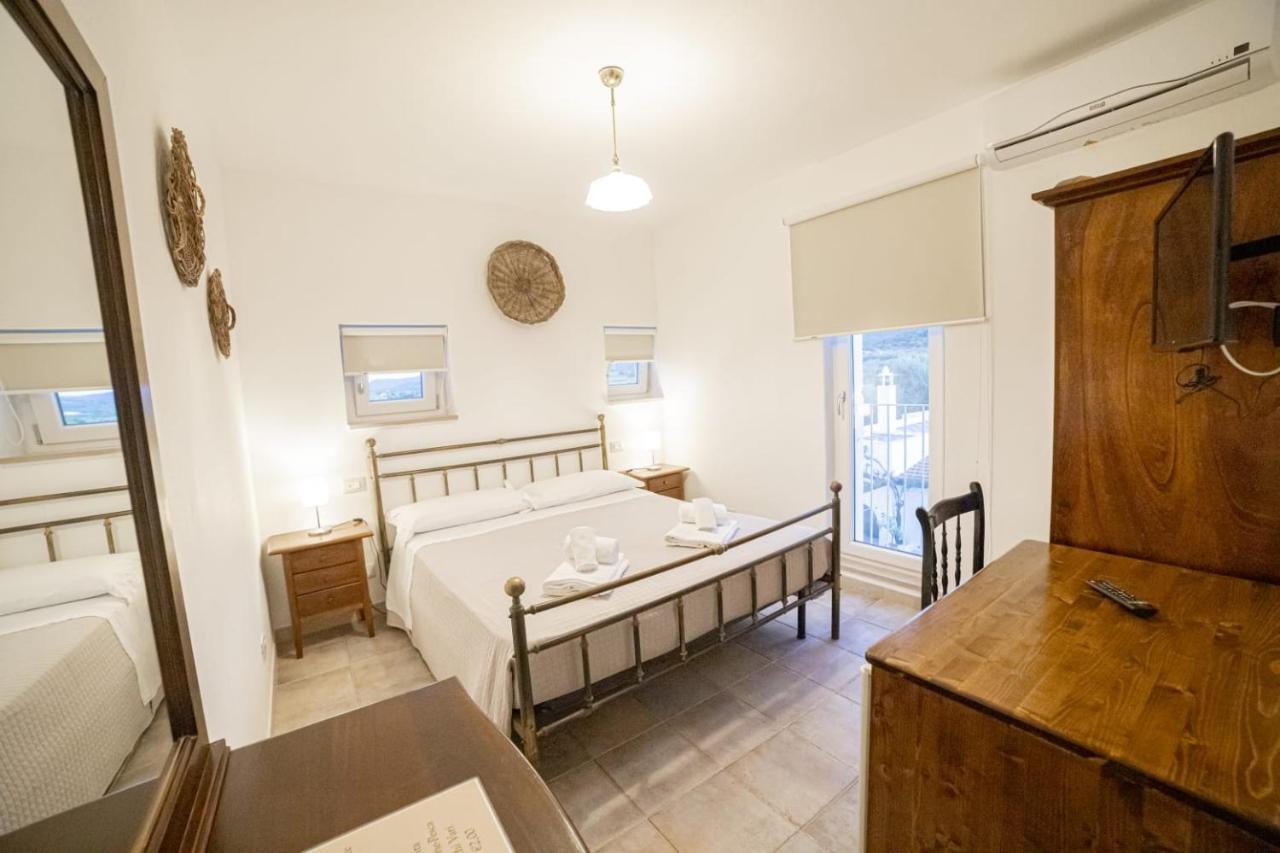 Masseria Parco Di Castro Farm stay *